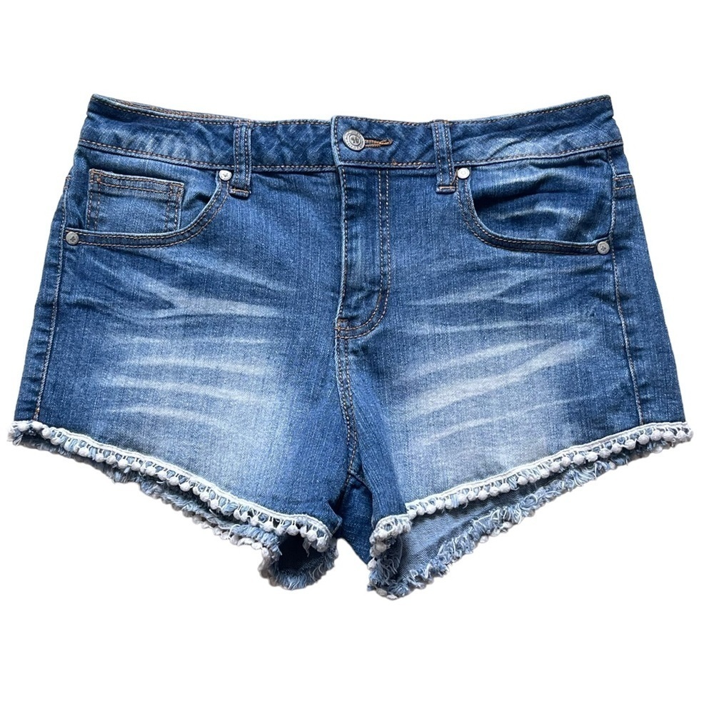 Altar’d State Women’s Blue Denim Shorts Size 27 Raw Hem Crochet Detail Stretchy